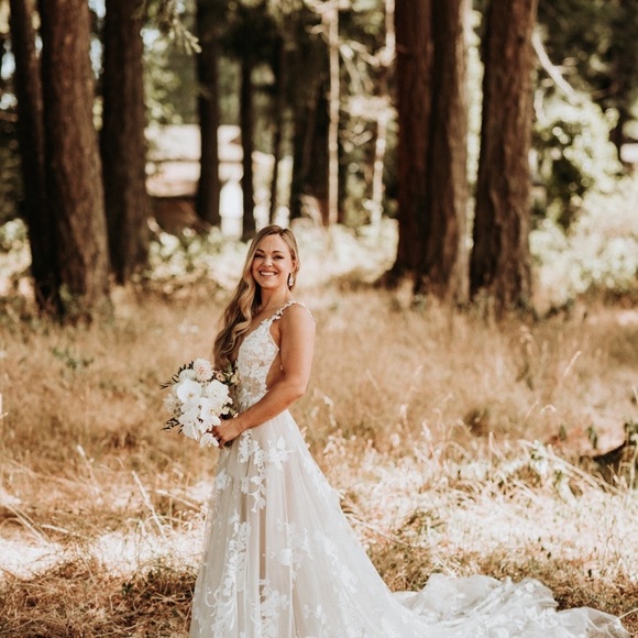Galia Lahav Wedding Dress - Picture 7 of 16